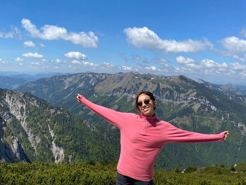 Celebrando en la cumbre de una montaña austríaca
